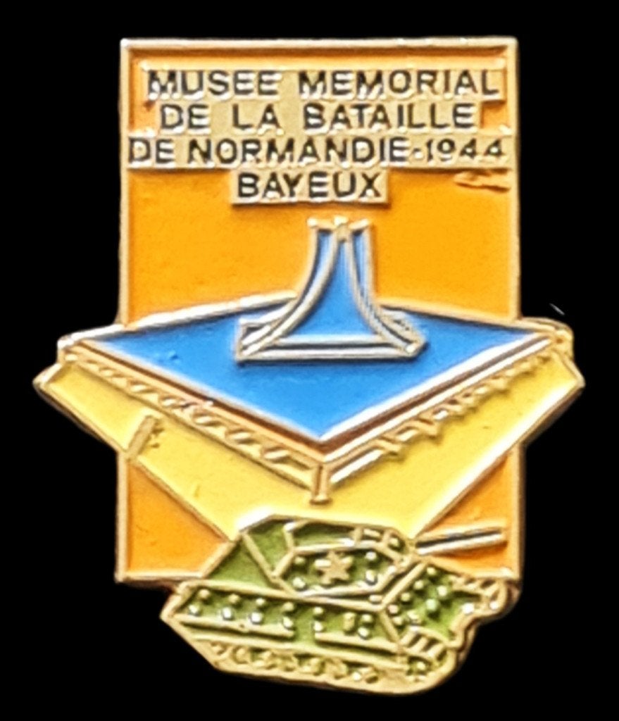 Musee Memorial de la Bataille de Normandië 1944-Bayeux pin, Ophalen of Verzenden, Nieuw, Stad of Land, Speldje of Pin