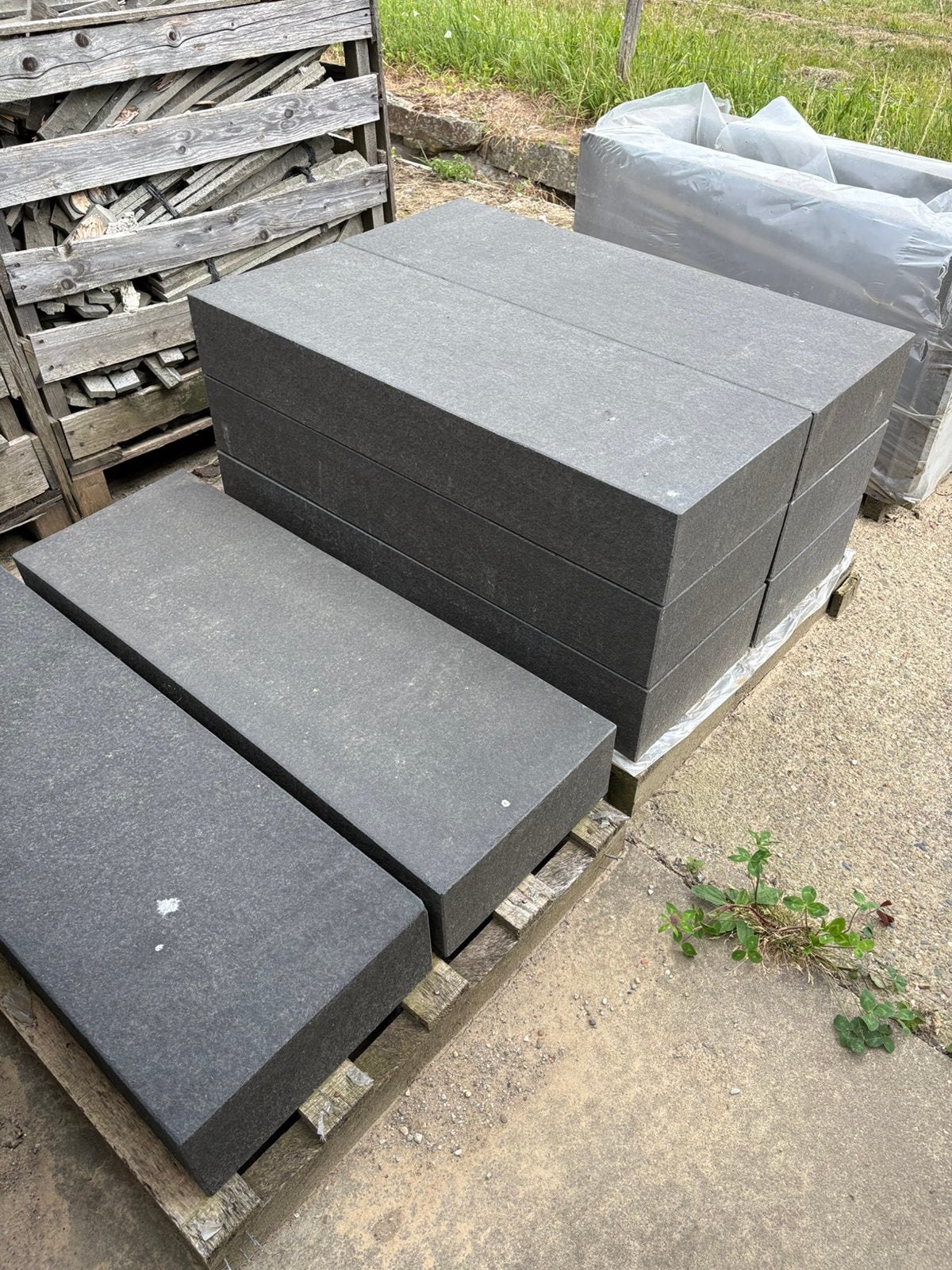 Bloktrede natuursteen basalt antraciet nieuw 12 st., Ophalen, 100 tot 200 cm, Blok, 25 cm of meer