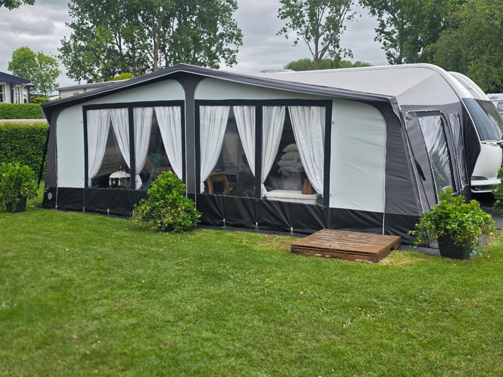 Hobby Caravan Exellent 650 WFU, Koelkast, Rondzit, Hobby, Particulier