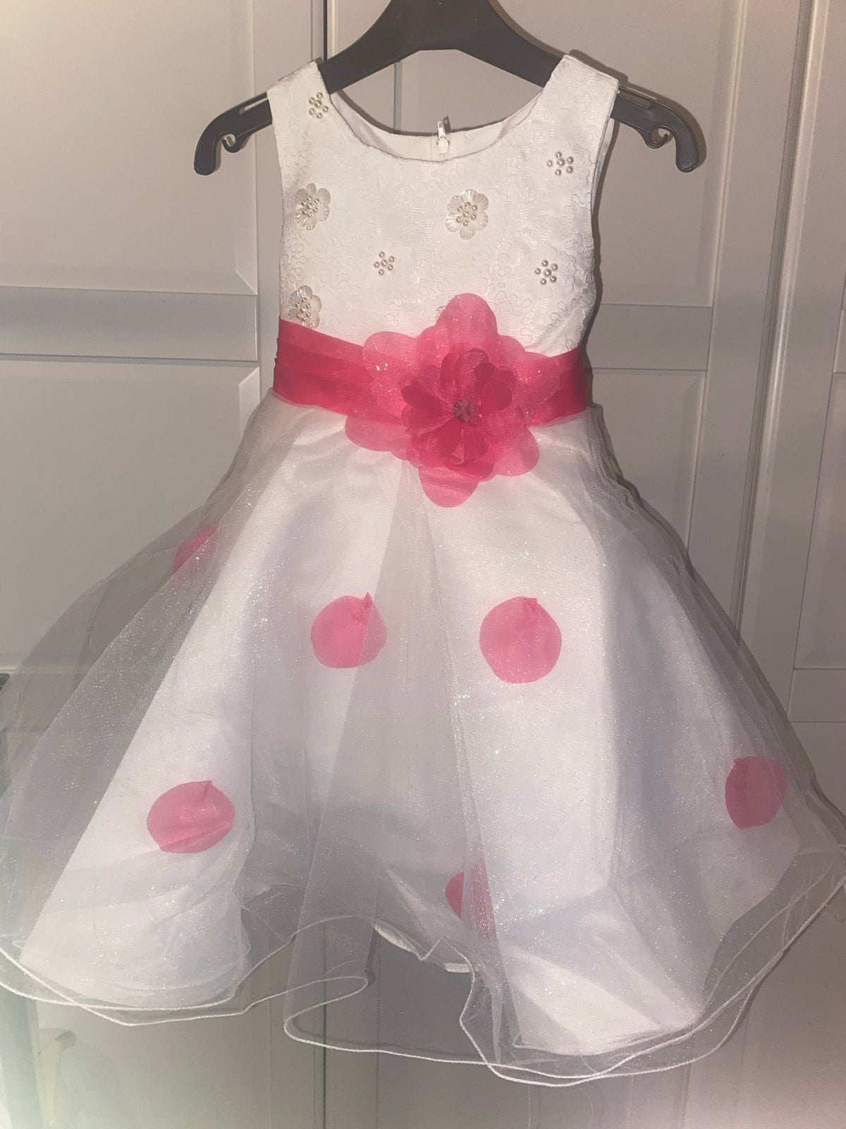Nieuwe prinsessenjurk met glitters en brede onderkant, Kinderen en Baby's, Ophalen of Verzenden, Nieuw, Meisje, Jurk of Rok