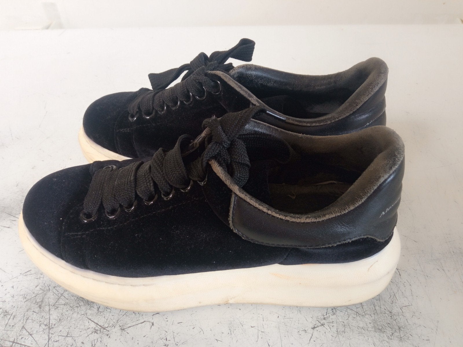Sneakers maat 35/36?Alexander MC queen, Alexander McQueen, Zwart, Ophalen of Verzenden, Gedragen