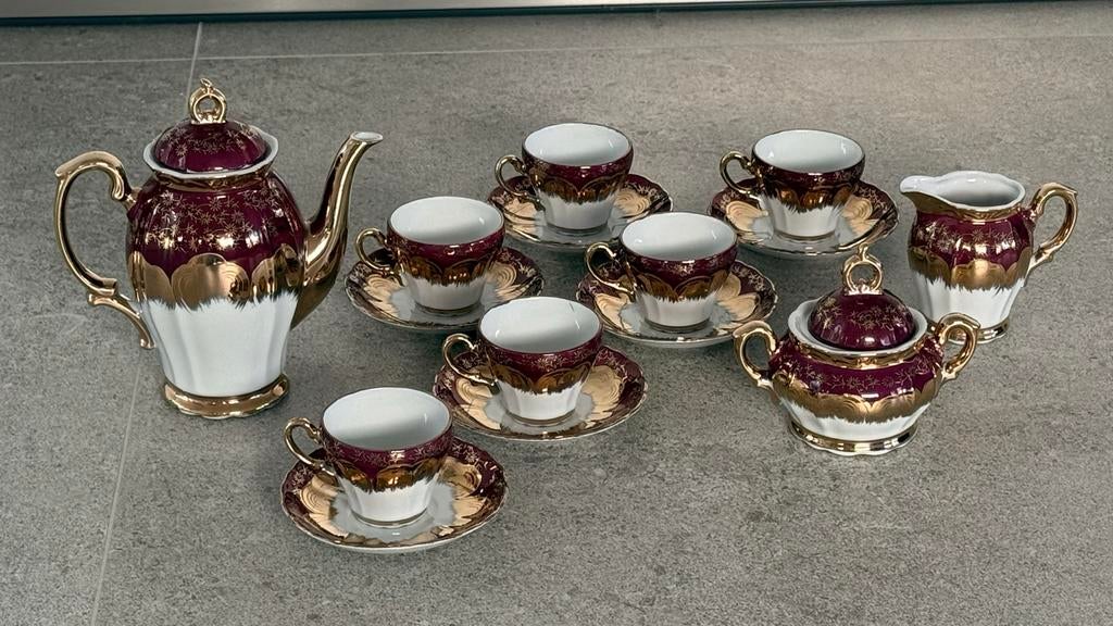 Mokka servies met bladgoud compleet, Gebruikt, Ophalen of Verzenden, Overige stijlen, Porselein
