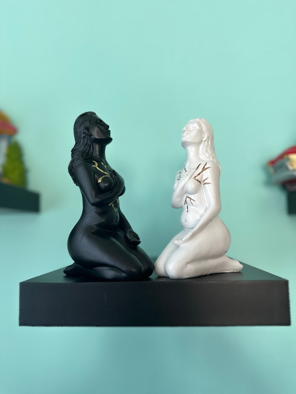 YING & YANG - Beelden | Vrouwen | Balans | Spiritualiteit, Minder dan 20 cm, Kunststof, Ophalen of Verzenden, Zwart
