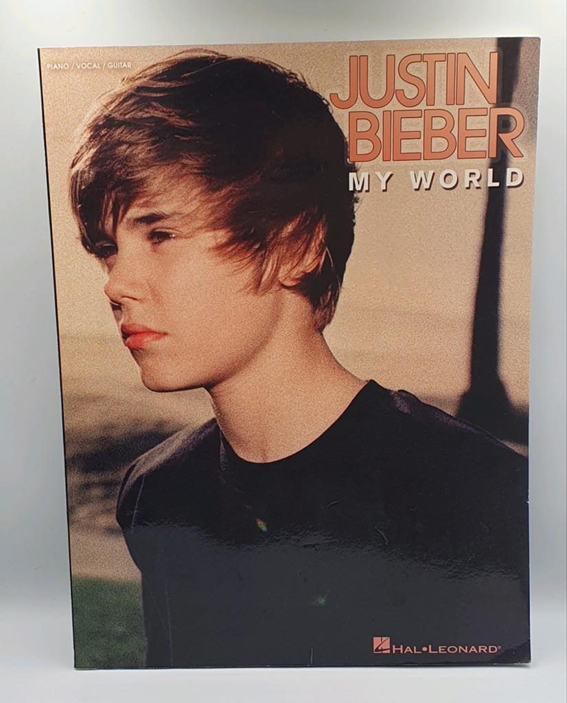 Justin Bieber - My World bladmuziek (Piano/Vocal/Gitaar), Gebruikt, Gitaar, Ophalen of Verzenden, Artiest of Componist