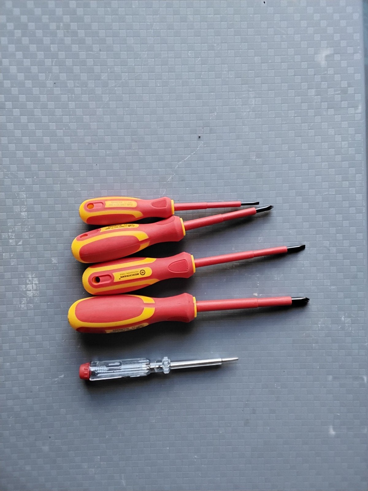 Schroevendraaiers met spanningzoeker, Hobby en Vrije tijd, Ophalen of Verzenden, Nieuw