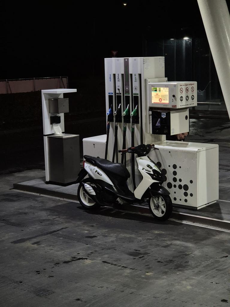 Yamaha Jog RR te ruil voor aerox of zip, Fietsen en Brommers, Scooters | Yamaha, Gebruikt, JogR of RR, Maximaal 45 km/u, Tweetakt