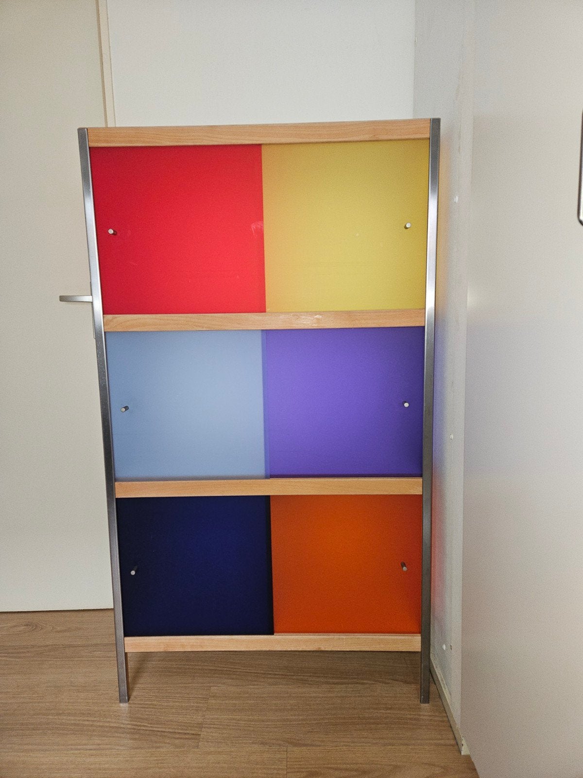 Kewlox design kast met schuifdeurtjes, Ophalen, Gebruikt