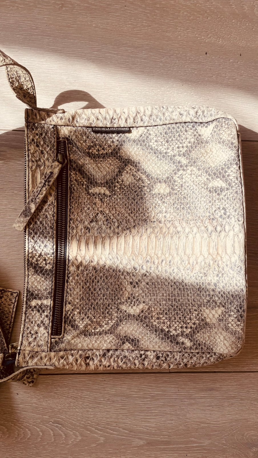 Te koop: leren tas, Fred de la Bretoniere, print, Ophalen of Verzenden, Zo goed als nieuw, Bruin, Schoudertasje