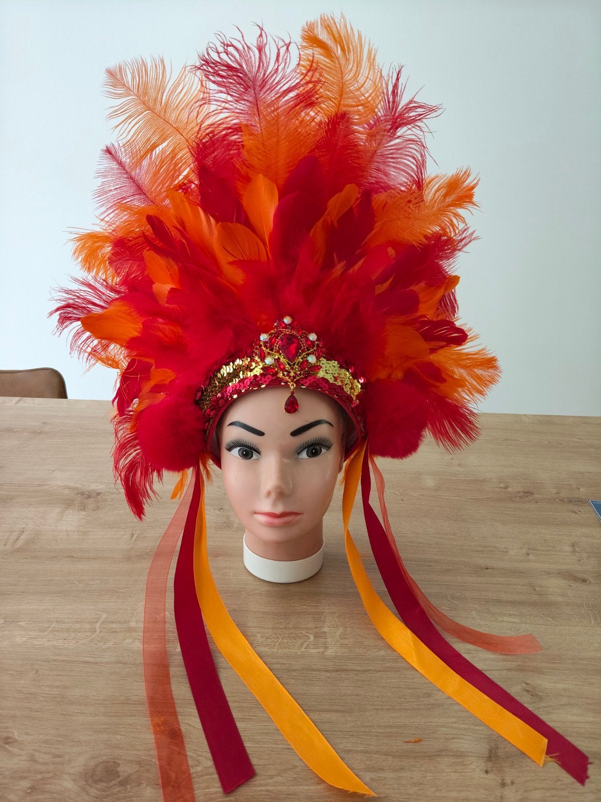 Hoofdtooi veren oranje rood Kielegat, Ophalen of Verzenden, Zo goed als nieuw, Carnaval