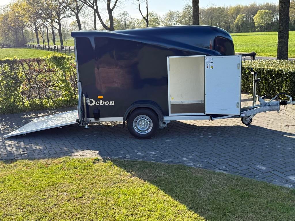 Gesloten Debon Easyline Poly Plus Aanhangwagen - Zeer Net, Auto diversen, Aanhangers en Bagagewagens, Zo goed als nieuw, Ophalen of Verzenden