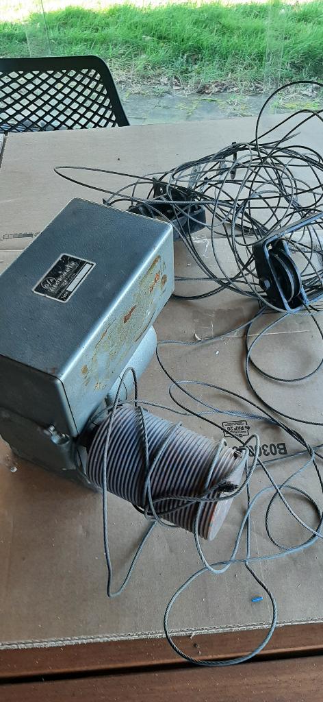 Motor met vertraging en staalkabel, Ophalen, Gebruikt, Elektromotor