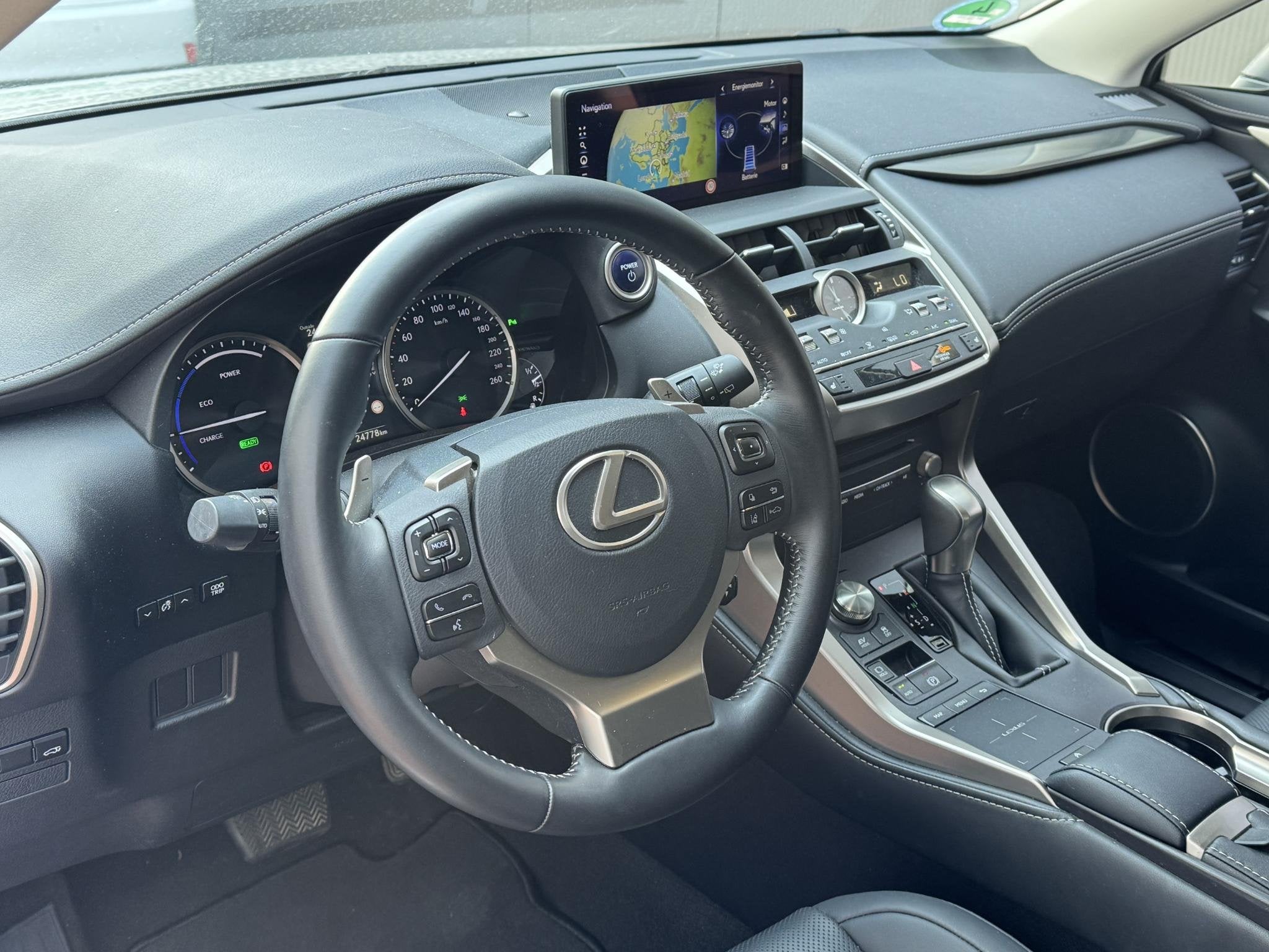 Lexus NX 300h AWD AdaptiveCruise Dakraam *Weinig KM*, Automaat, Gebruikt, Euro 6, 1760 kg