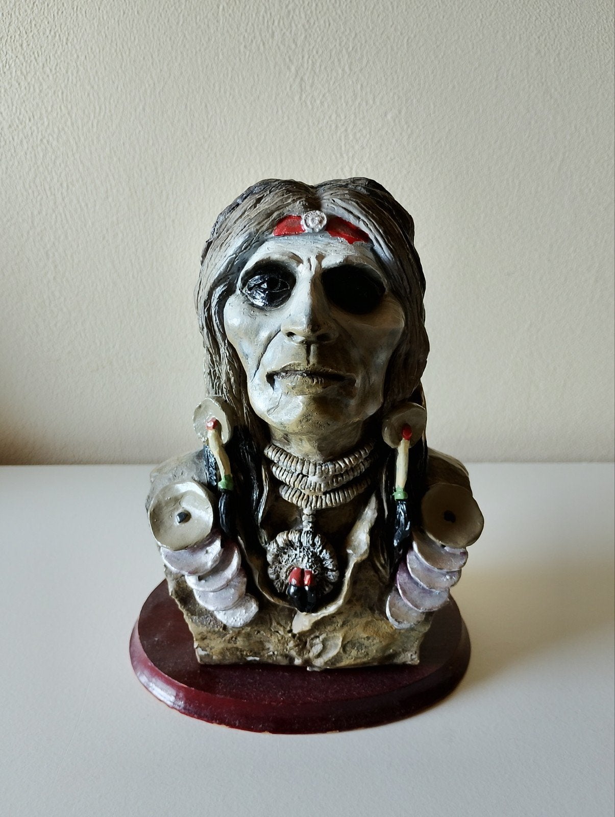 Buste van Indiaanse Chief - Handgemaakt, Buste, Ophalen of Verzenden, 20 - 50 cm, Composieten