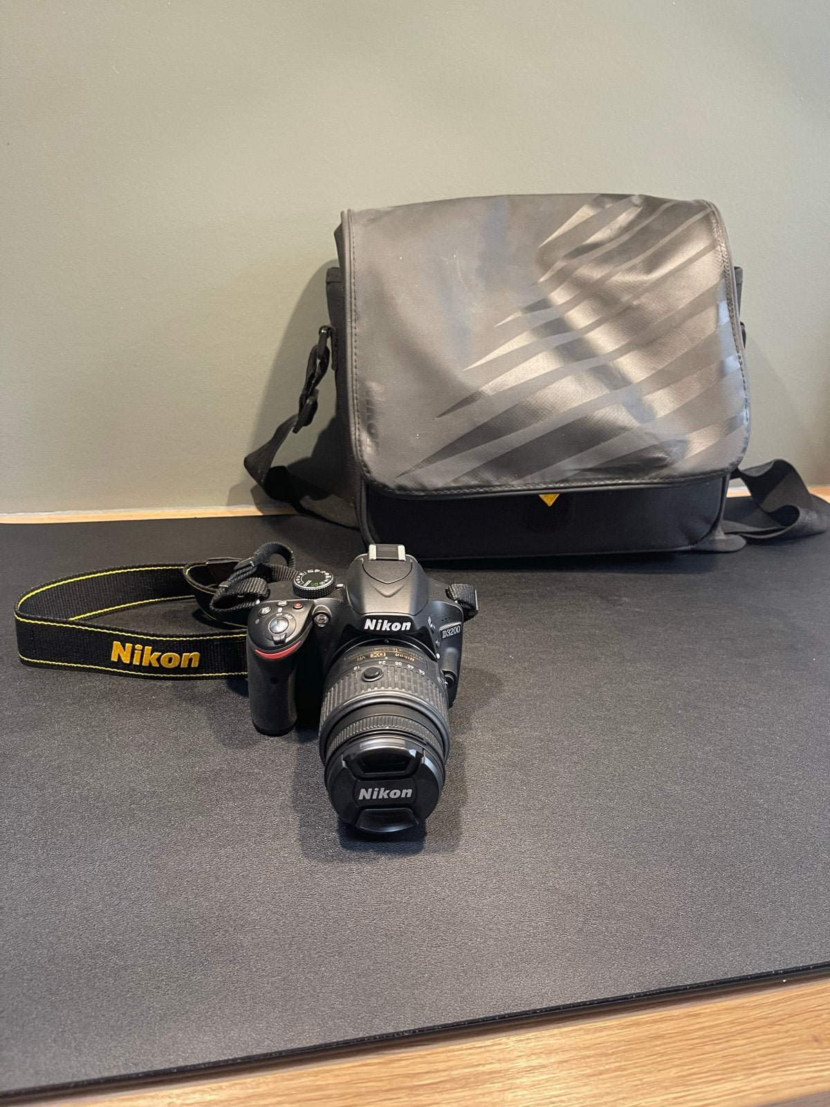 Zgan Nikon D3200 spiegelreflex lage shutter count 213 clicks, Audio, Tv en Foto, Fotocamera's Digitaal, Spiegelreflex, Ophalen of Verzenden
