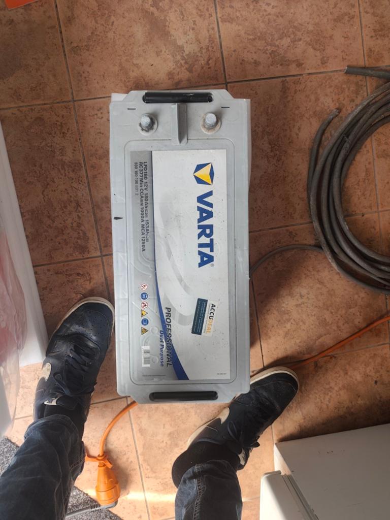Varta Deep Cycle Accu 180Ah uit 2020 - Goede Staat, Auto-onderdelen, Accu's en Toebehoren, Ophalen, Gebruikt, Overige automerken