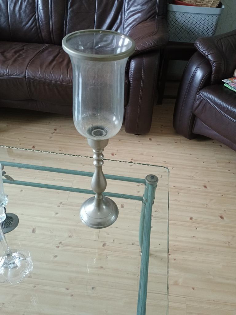 Glazen windlicht met metalen voet, Ophalen