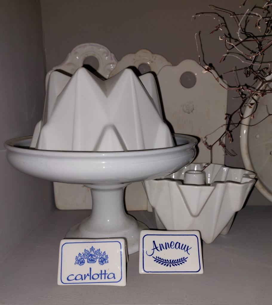 Etalage bordjes van Boch. Van het servies Anneaux, Carlotta., Antiek en Kunst, Ophalen