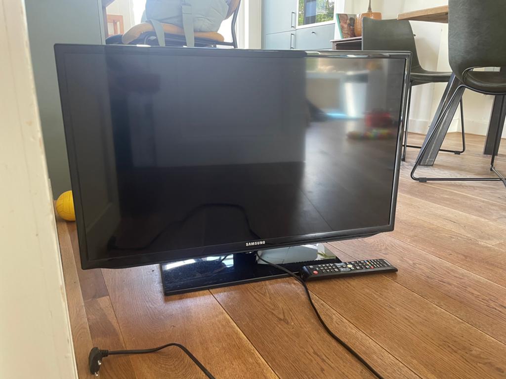 Samsung UE32EH5300W 32 inch HD TV, Ophalen, Zo goed als nieuw, 50 Hz, Samsung