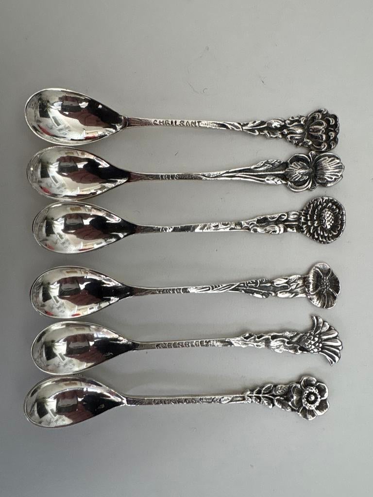 Set van 6 verzilverde theelepels met bloemmotieven, Antiek en Kunst, Antiek | Bestek, Ophalen of Verzenden