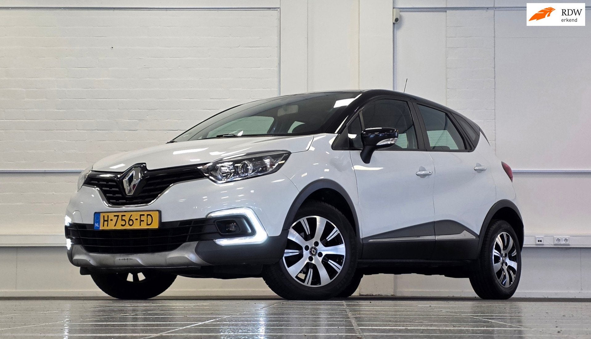 Renault Captur 0.9 TCe Zen LED Navigatie Lerenbekleding Gara, Auto's, Voorwielaandrijving, 898 cc, Gebruikt, 620 kg