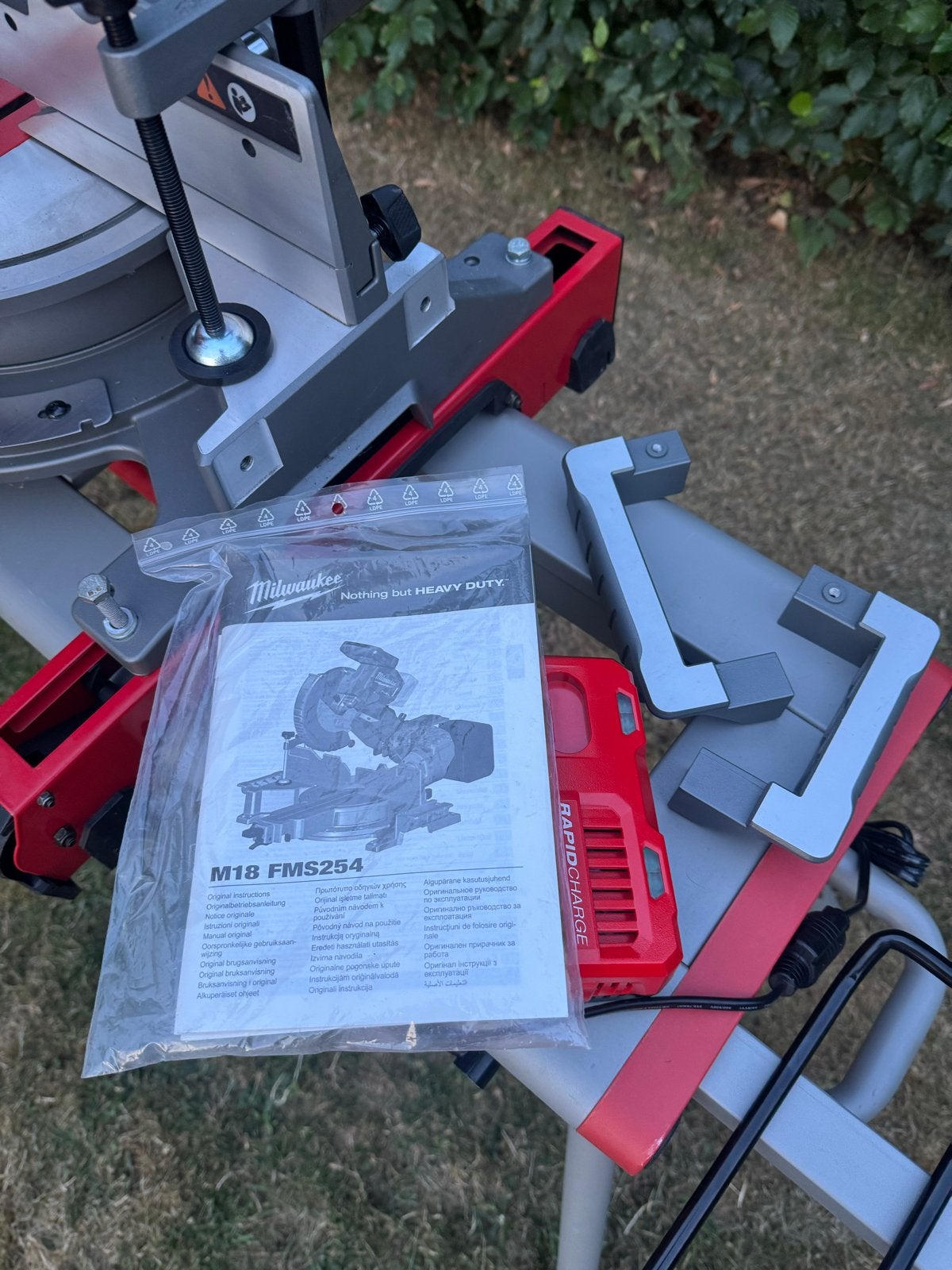 Milwaukee M18 FMS254 FUEL + FORGE 12.0Ah + Nieuwe, 70 mm of meer, Nieuw, Ophalen of Verzenden, Afkortzaag