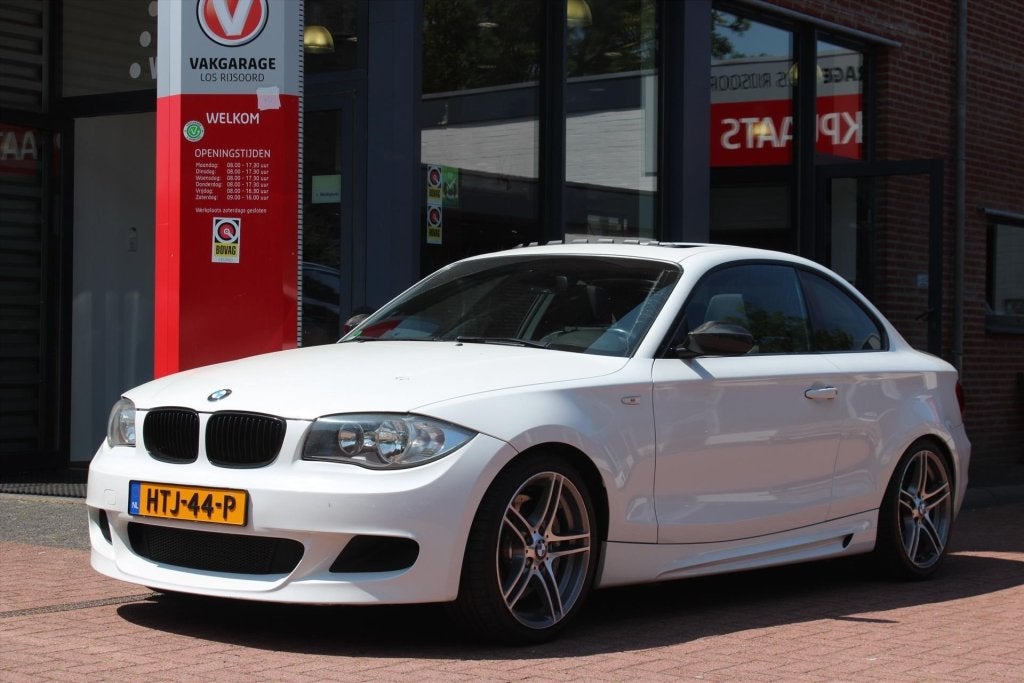BMW 1-Serie (e87) 135i Coupé 306pk | Handbak | TOPPER ! | S, Auto's, 1-Serie, Gebruikt, Zwart, 4 stoelen