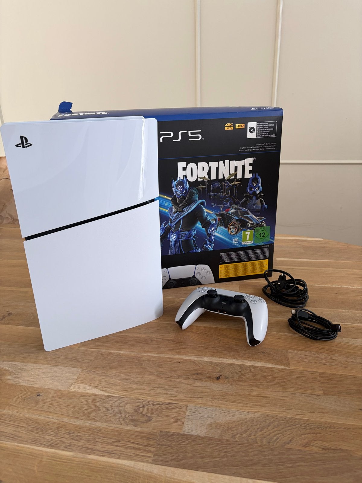 Sony PlayStation 5 Digital Edition + Fortnite bundel, Ophalen of Verzenden, Zo goed als nieuw