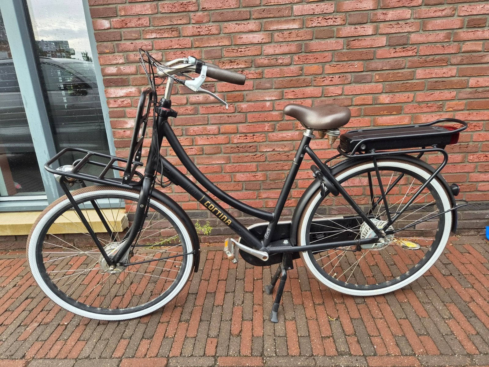 Mooie Cortina U4 57cm matzwart met bruine details, 55 tot 59 cm, Ophalen, Zo goed als nieuw, Cortina