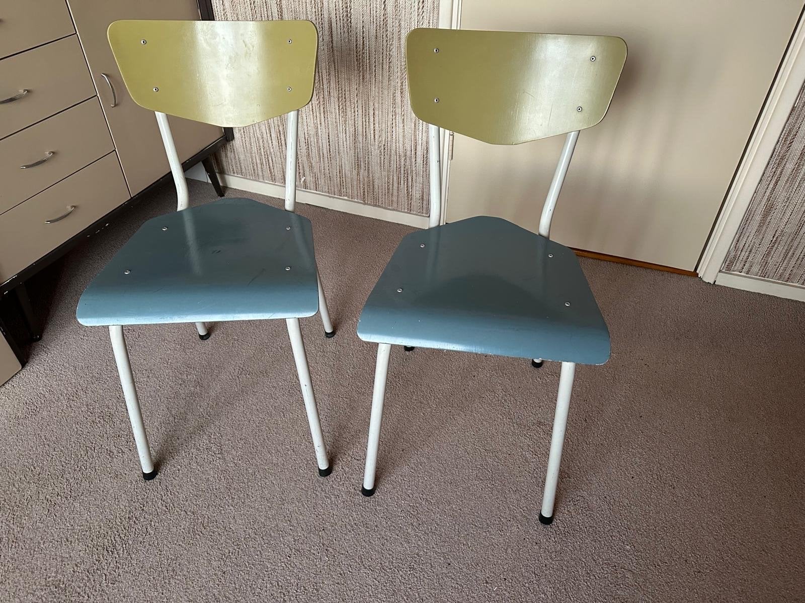 Set van 2 vintage stoelen - geel en blauw, Antiek en Kunst, Antiek | Meubels | Stoelen en Banken, Ophalen
