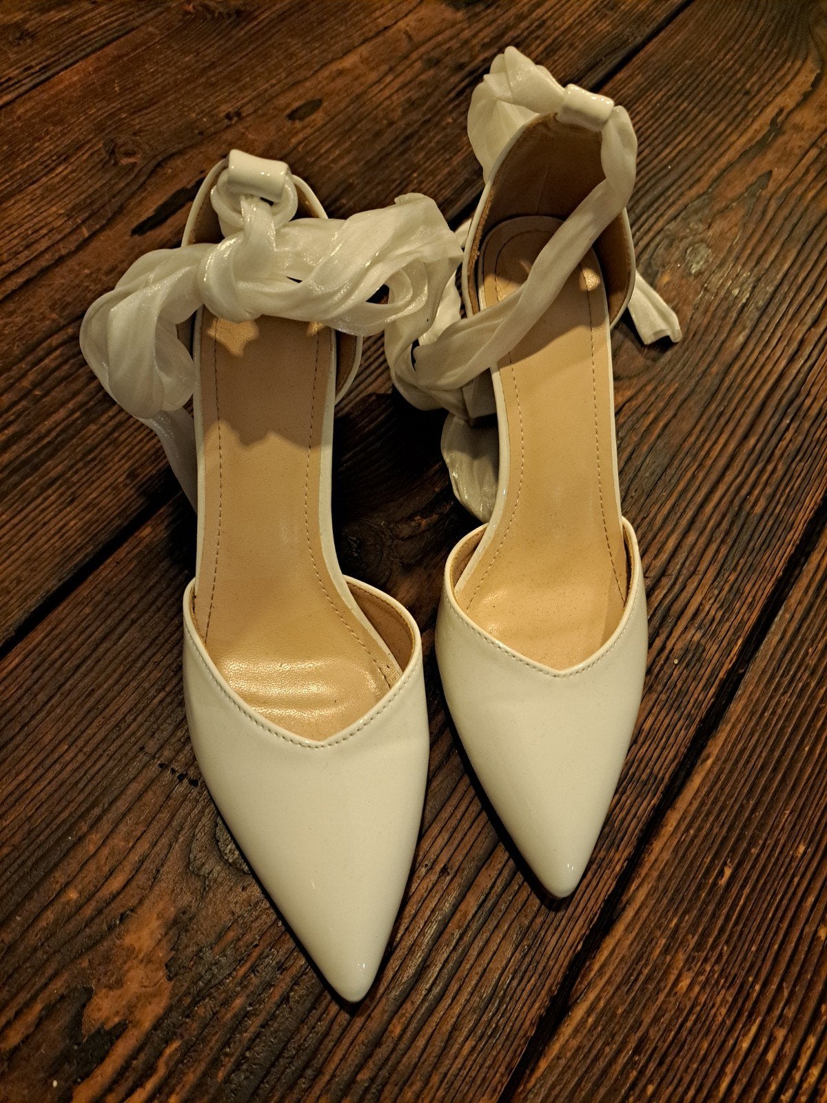 Nieuwe ivoorkleurige trouwschoenen maat 37, Kleding | Dames, Schoenen, Ophalen of Verzenden, Nieuw, Wit, Pumps
