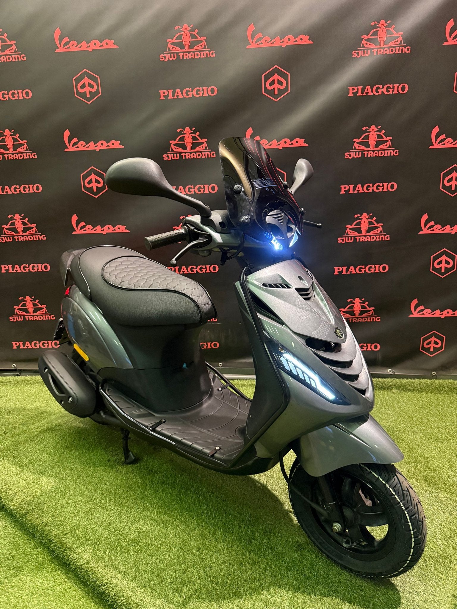 Piaggio Zip 2022 Brom! SP Agaat Grijs / RS Zadel / Garantie!, Ophalen of Verzenden, Zip
