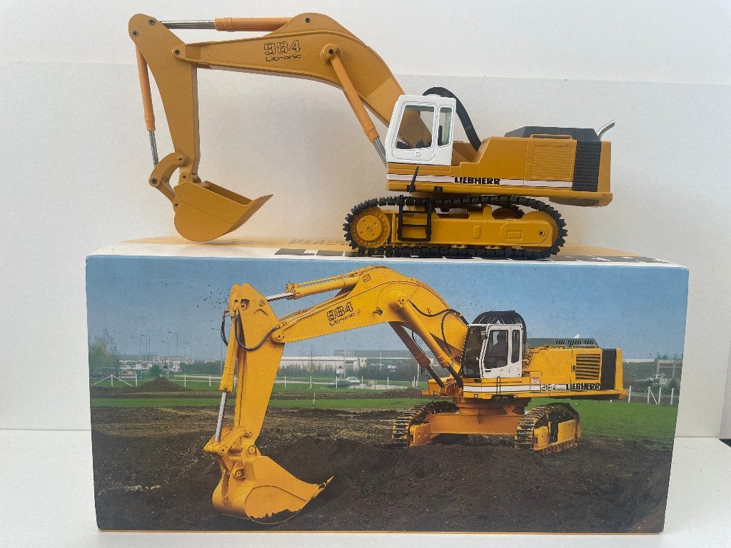 Liebherr r984b litronic van Conrad, Hobby en Vrije tijd, Modelauto's | 1:50, Ophalen of Verzenden, Zo goed als nieuw, Hijskraan, Tractor of Landbouw