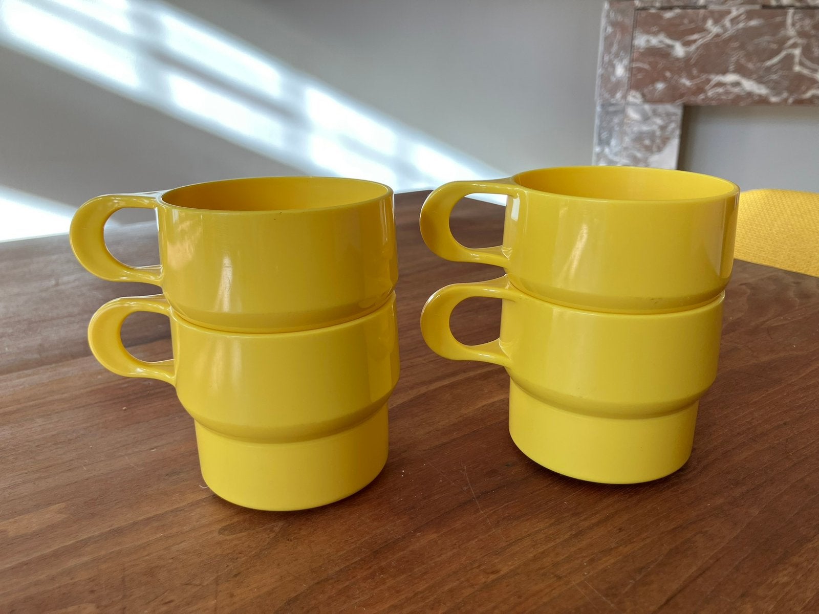 Coppia camping servies bekers mepal geel retro vintaget, Huis en Inrichting, Keuken | Keukenbenodigdheden, Ophalen of Verzenden