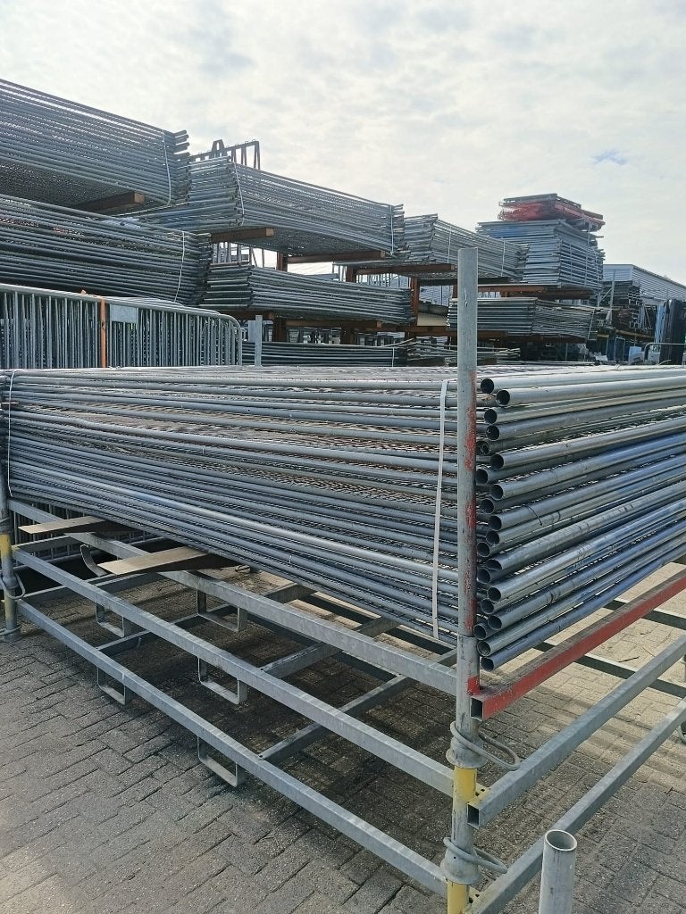 25 gebruikte Heras M500 bouwhekken in horizontale opslagbok, Tuin en Terras, Tuinhekken en Hekwerk, Ophalen, Gebruikt, IJzer