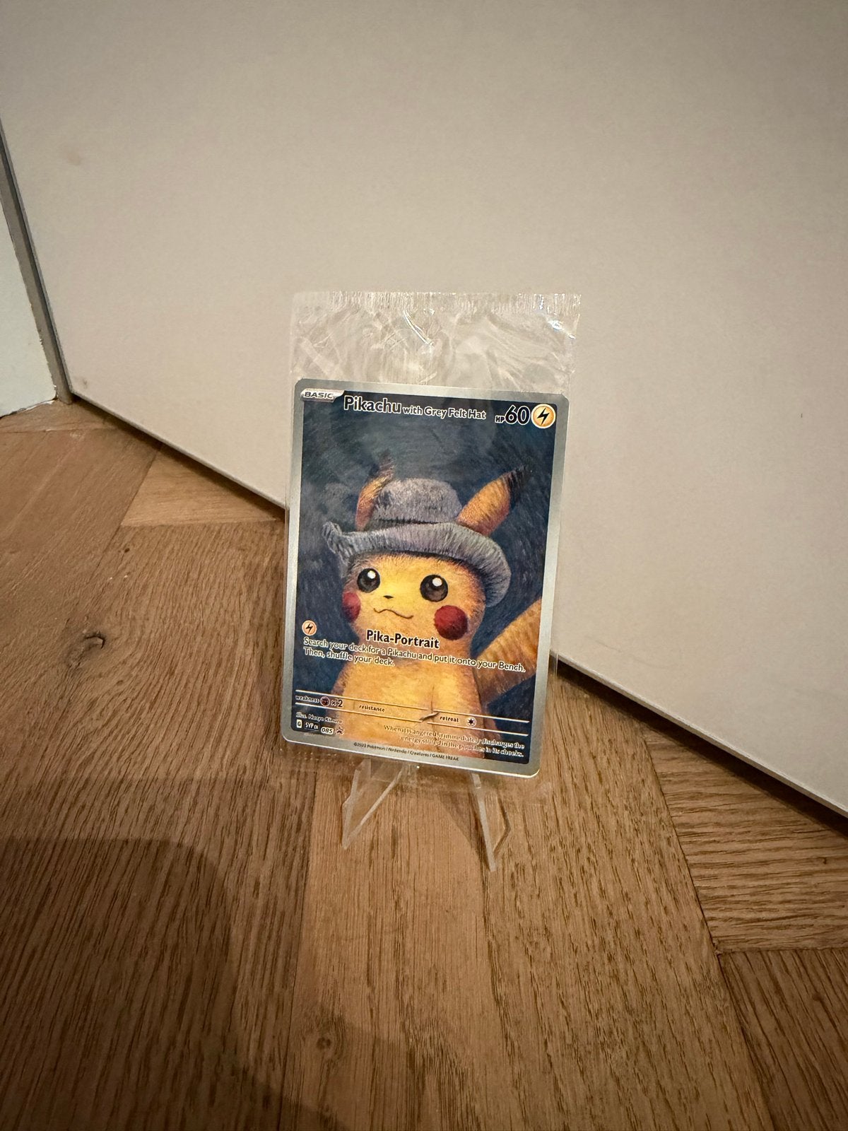 Pikachu with Grey Felt Hat Van Gogh promo SVP 085 sealed, Hobby en Vrije tijd, Ophalen of Verzenden, Nieuw, Losse kaart