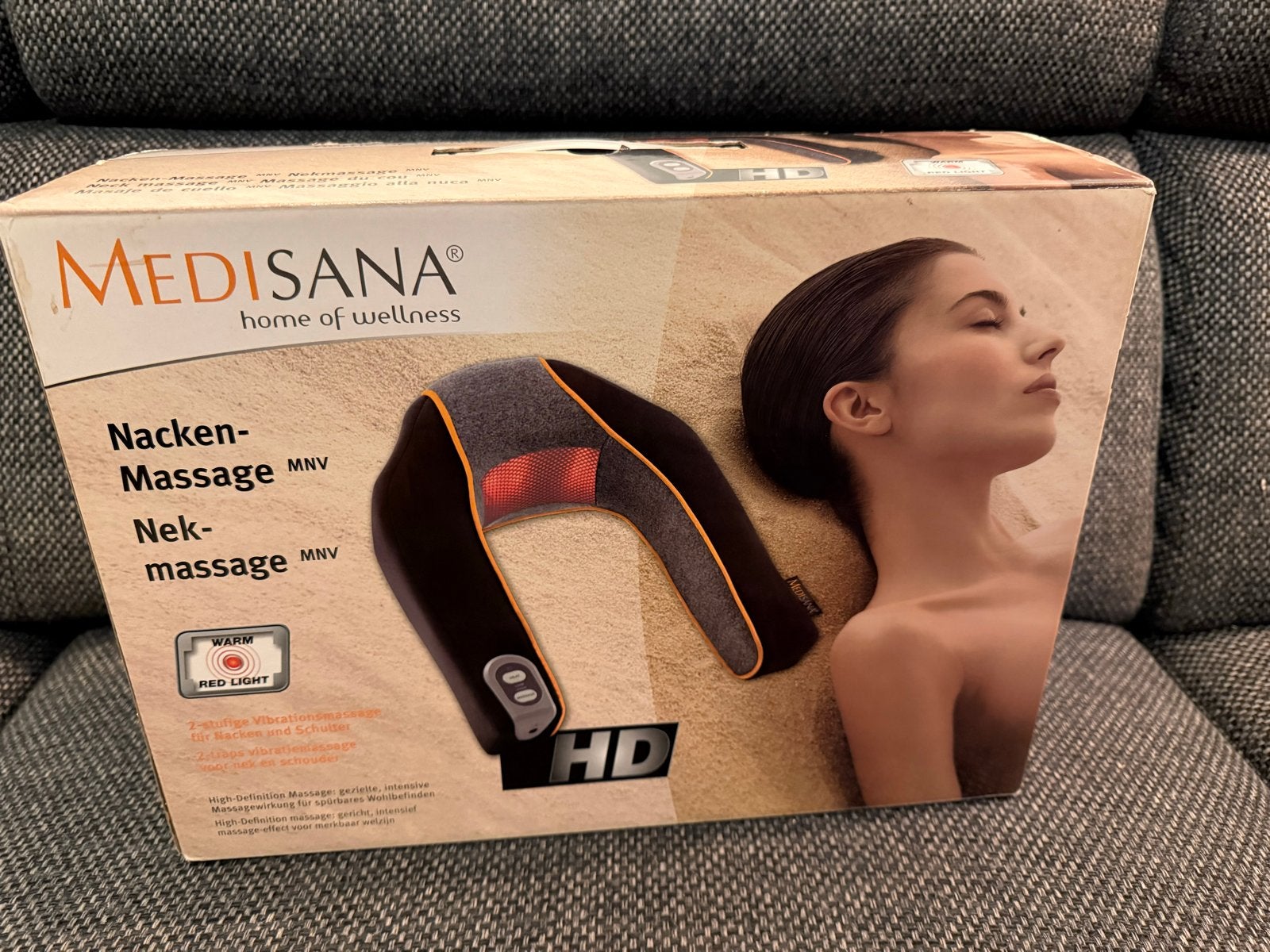 Medisana Nek Massageapparaat met Warmtefunctie, Ophalen, Zo goed als nieuw, Apparaat