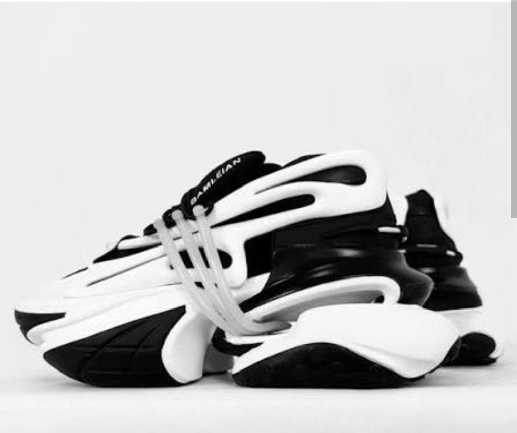 BAMLEIAN unicorn schoenen maat 44 Balmain, Kleding | Heren, Zwart, Ophalen of Verzenden, Sneakers of Gympen, Zo goed als nieuw