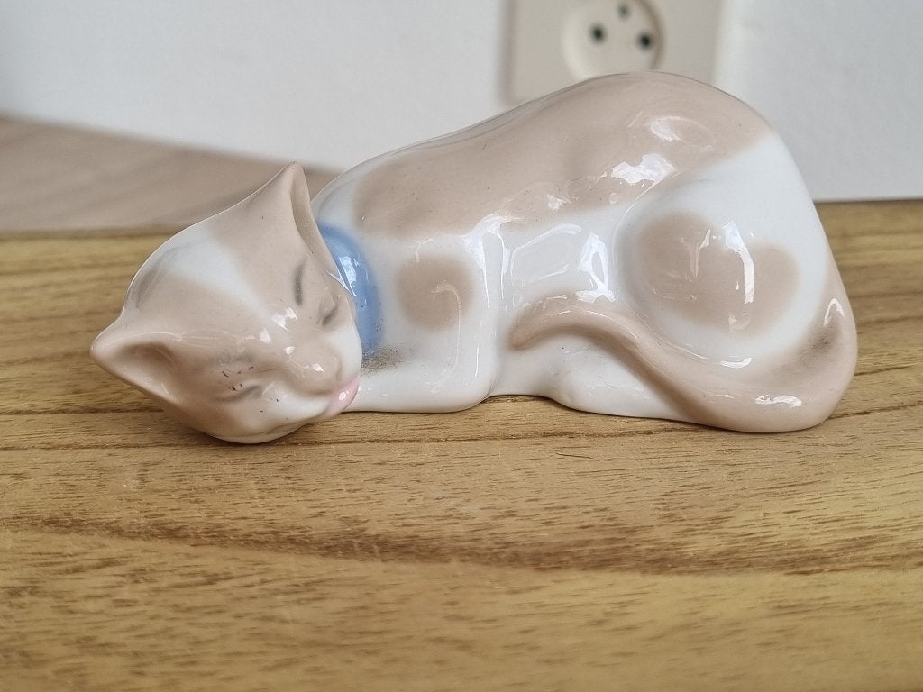 Mooi Vintage Slapend Katten Beeld Porselein NAO Lladro Stijl, Verzenden, Gebruikt, Dier