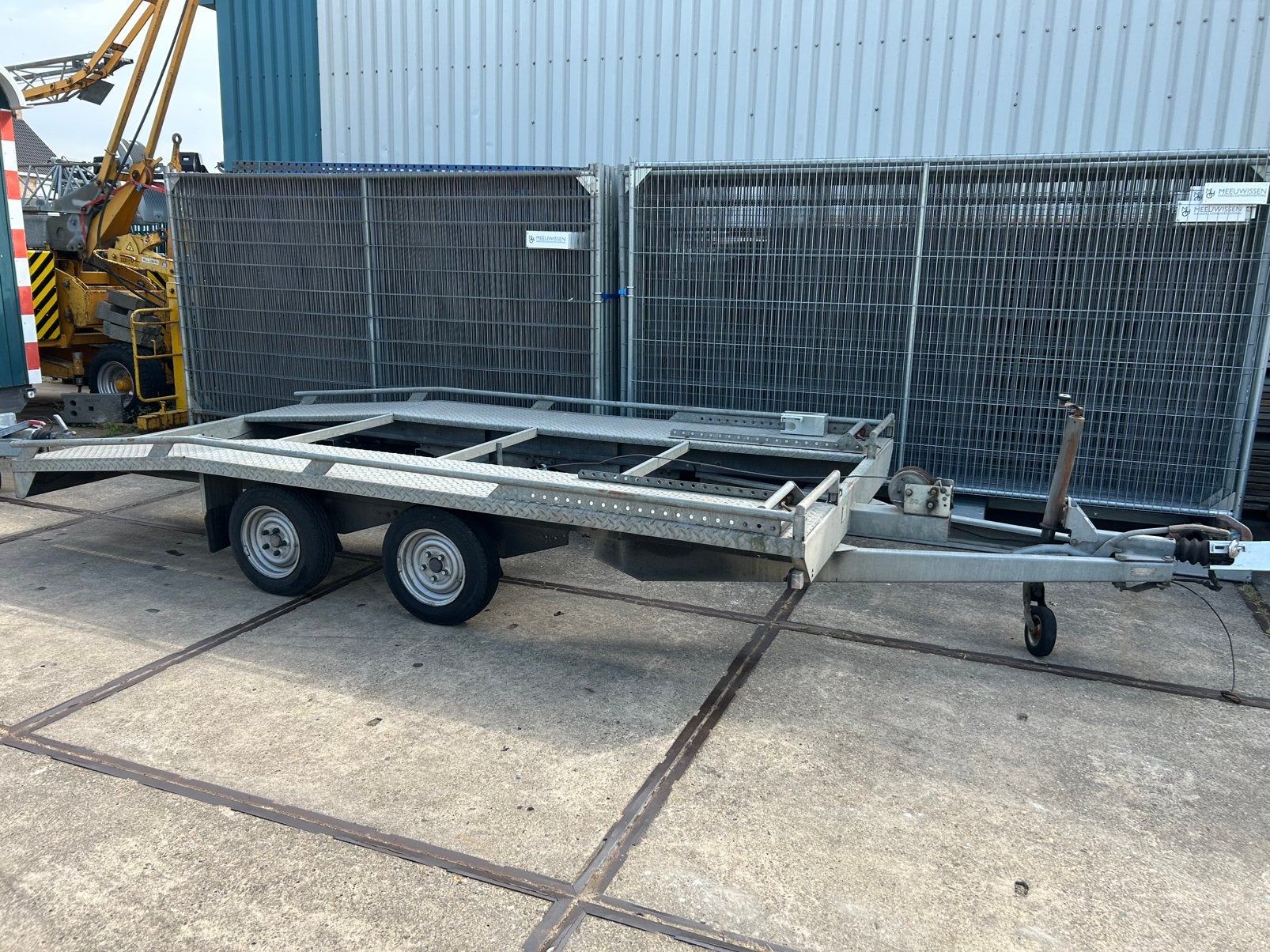 Eduard autoambulance/autotransporter 400x200CM 2000KG MARGE, Ophalen, Gebruikt