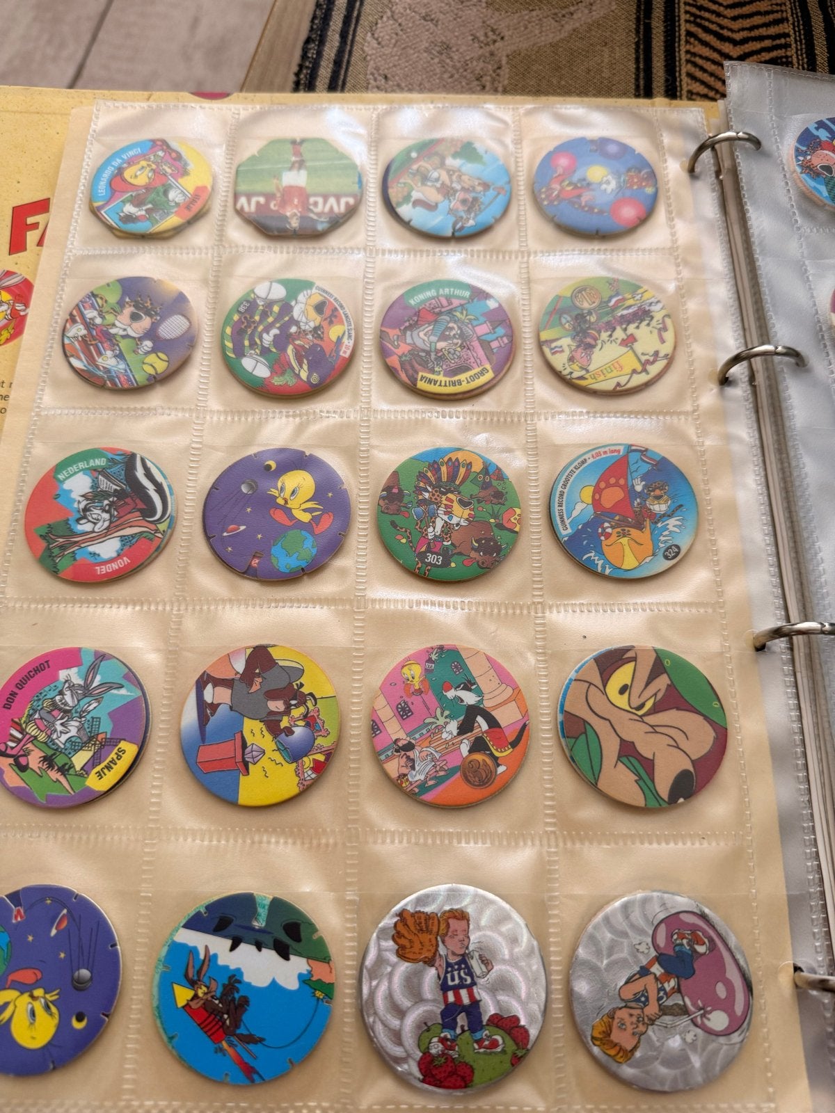 Grote verzameling Flippo's in map - Looney Tunes en meer, Verzamelen, Flippo's, Ophalen of Verzenden, Looney Tunes, Verzameling