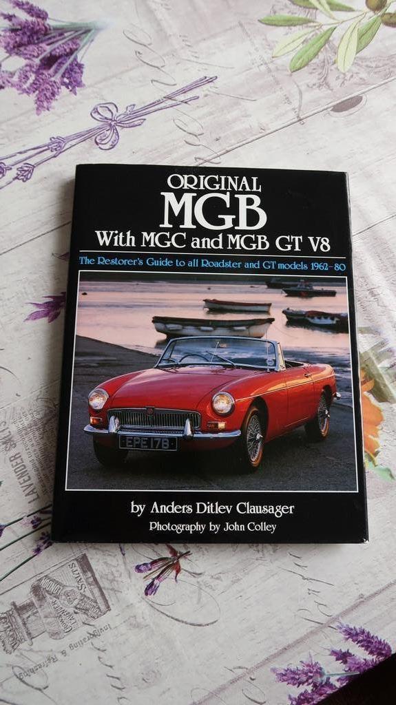 Original MGB with MGC and MGB GT V8, Anders Ditlev Clausager, Ophalen of Verzenden, Zo goed als nieuw, Overige merken