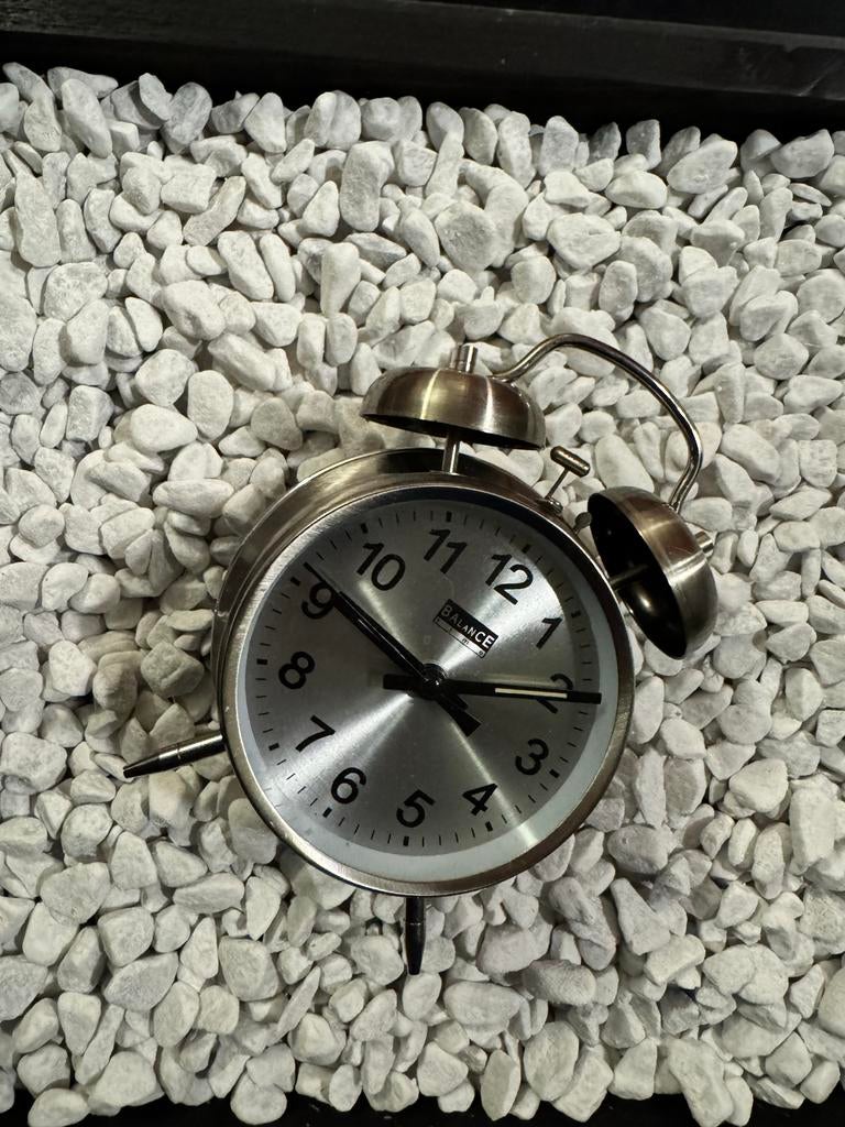 Vintage stijl wekker - Zilverkleurig opwindhorloge, Ophalen of Verzenden, Zo goed als nieuw, Analoog, Wekker of Tafelklok
