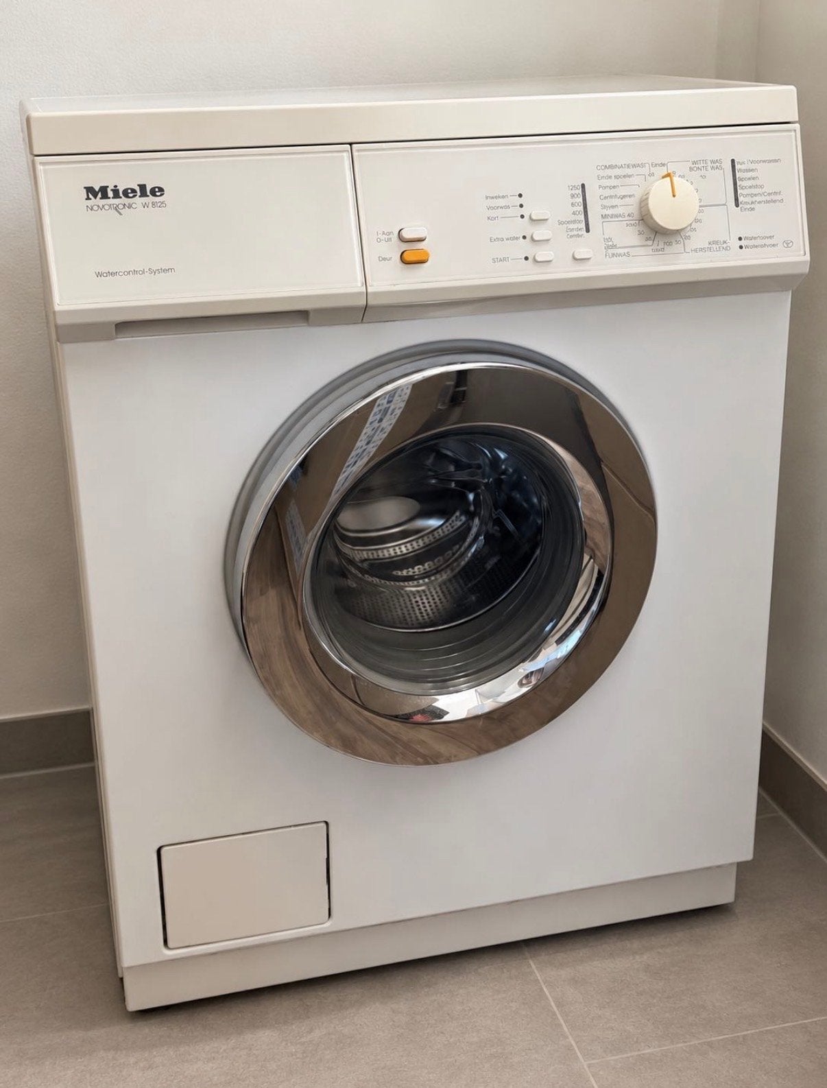 Miele NOVOTRONIC W825 Wasmachine, Witgoed en Apparatuur, Ophalen, 6 tot 8 kg, Gebruikt, Overige typen