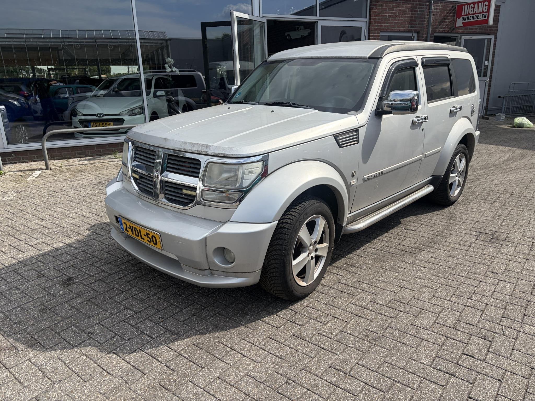 Dodge Nitro 2.8 CRD SE Motor slaat niet aan loopt alleen op, Stof, Gebruikt, 4 cilinders, 2000 kg