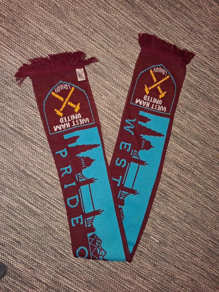 West ham United sjaal geen shirt, Ophalen of Verzenden, Zo goed als nieuw, Overige onderwerpen