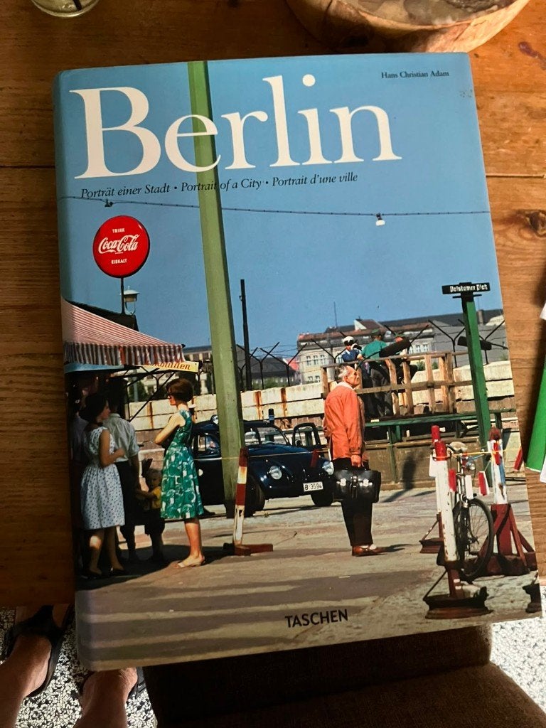 Fotoboek over Berlijn, Ophalen, Zo goed als nieuw, Fotografen, Taschen
