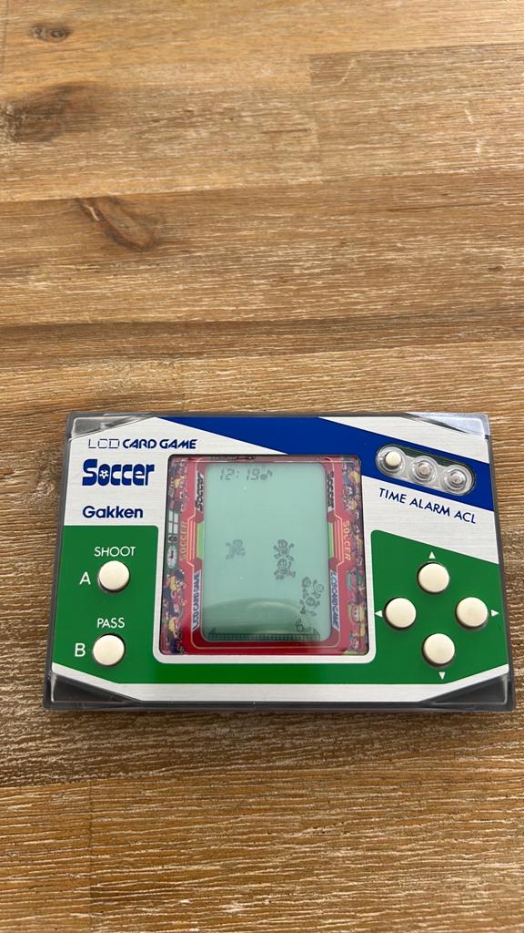 Gakken LCD Card Game Soccer - Retro Handheld Game Werkend, Gebruikt, 1 speler, Ophalen of Verzenden, Sport
