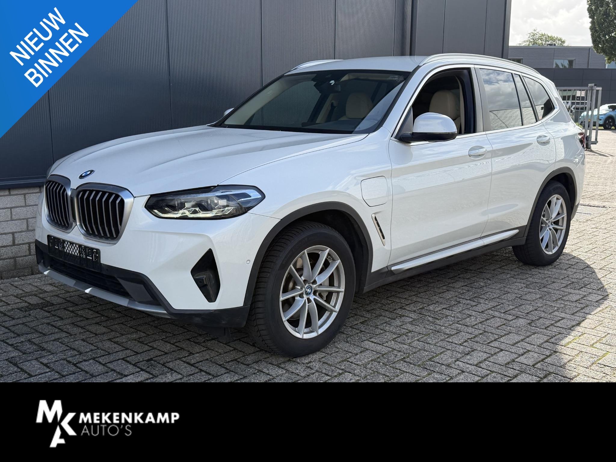 BMW X3 xDrive30e 18"/Leder/Dodehoek/Camera/Keyless/LED/Navig, Auto's, Gebruikt, 4 cilinders, 2000 kg, Wit