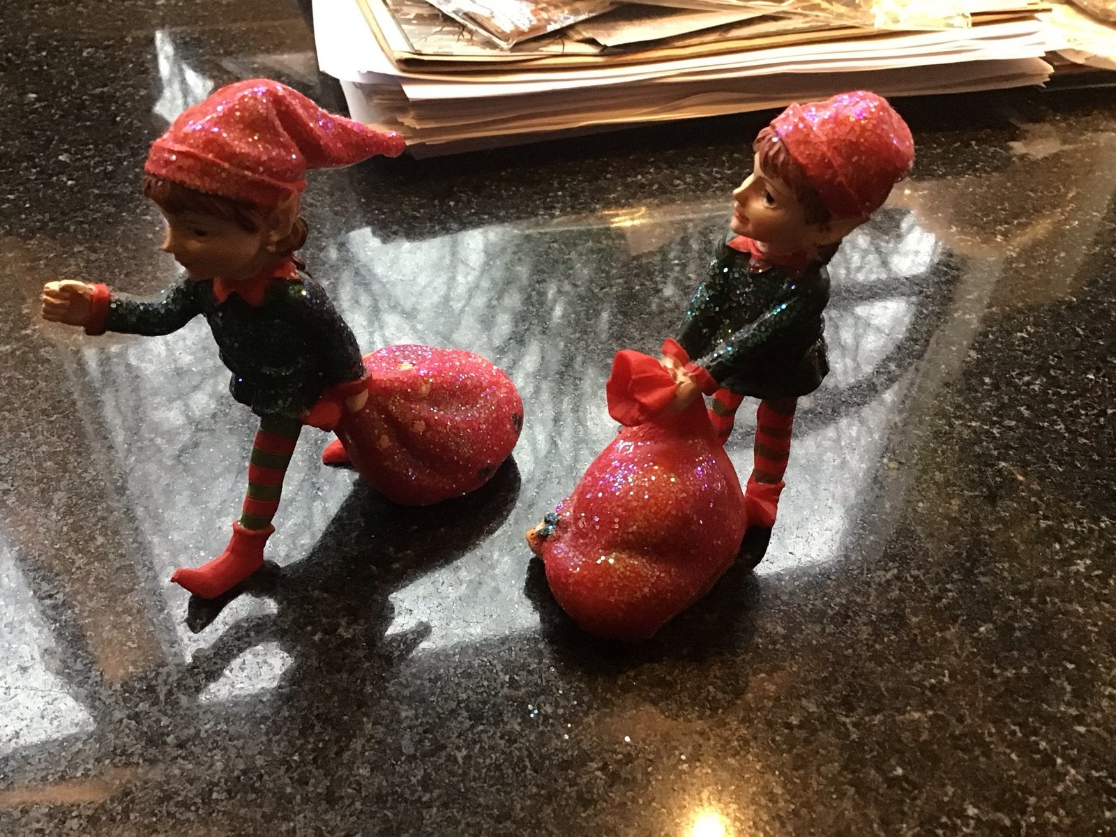 Twee schattige kerstelfjes, Ophalen of Verzenden, Poppenhuis