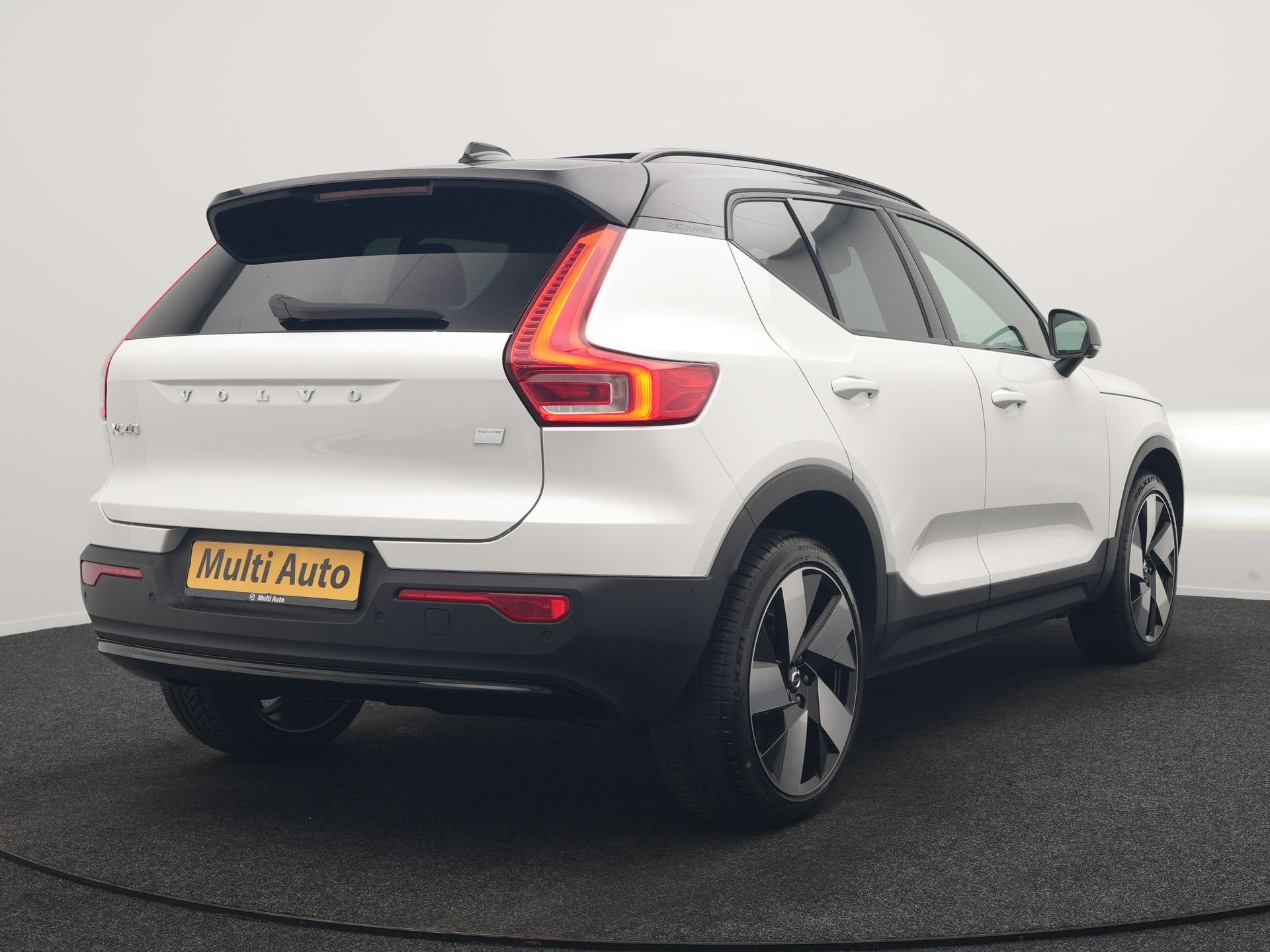 Foto 3 van Volvo XC40 Recharge Ultimate 70 kWh 231pk Dealer O.H | Panod